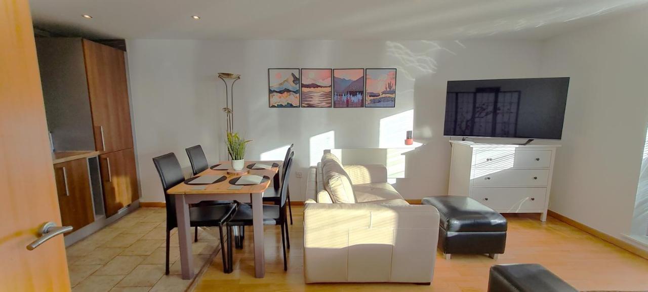 Sidemersey Livings- Convenient 1-Bedroom Flat With A View, Central リヴァプール エクステリア 写真